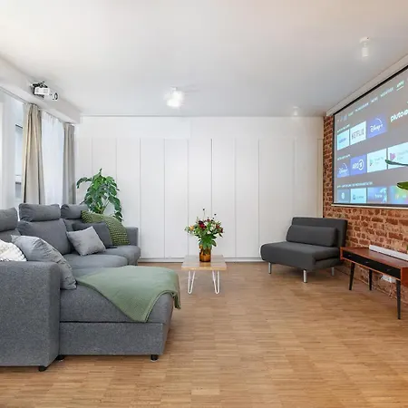 Stylish With Cinema, 2-min Tram