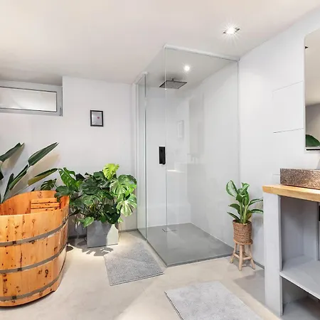 Stylish With Cinema, 2-min Tram * Berlín